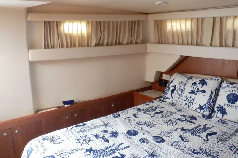 Slide: The Image of Mainship 430 Trawler 2002 - 64
