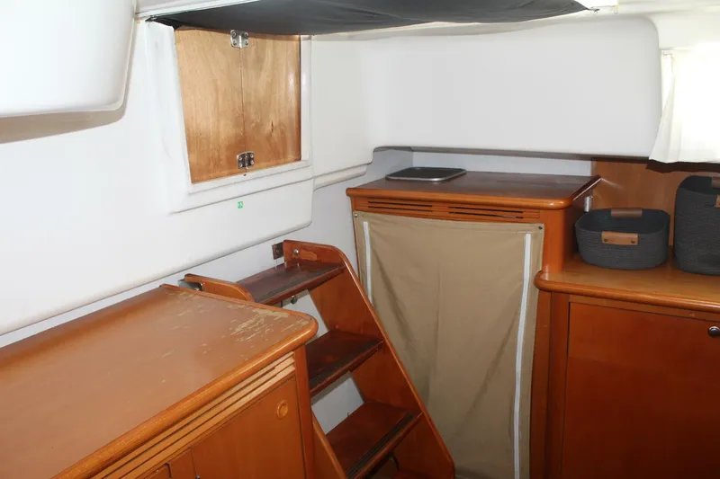 Slide: The Image of Lagoon 43 Power Cat 2004 - 28