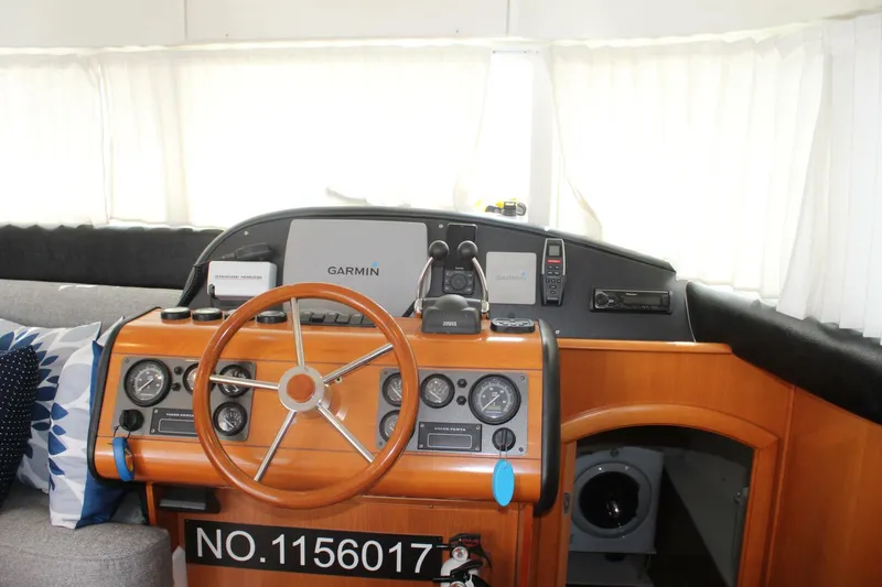Slide: The Image of Lagoon 43 Power Cat 2004 - 4