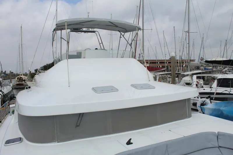 Slide: The Image of Lagoon 43 Power Cat 2004 - 49