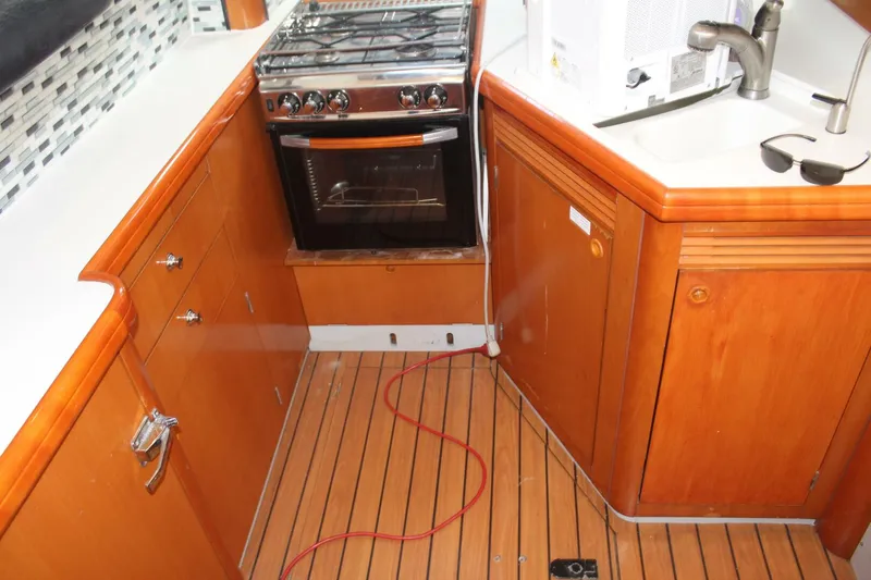 Slide: The Image of Lagoon 43 Power Cat 2004 - 7
