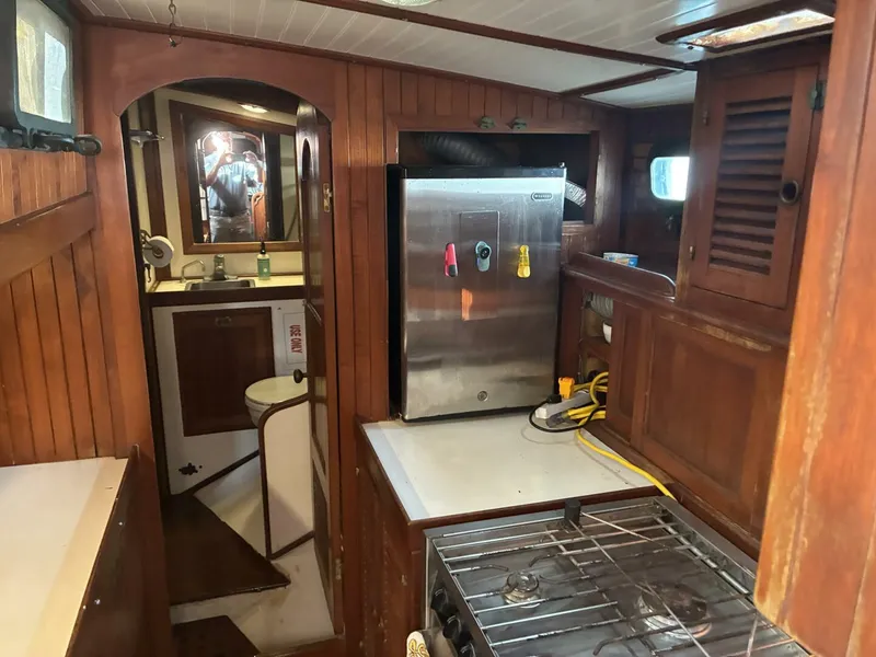Slide: The Image of Vagabond 42 Ketch 1983 - 32