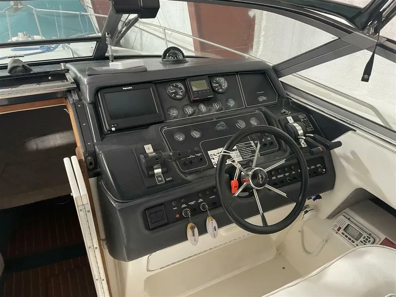 Slide: The Image of Sea Ray 300 Weekender 1993 - 11