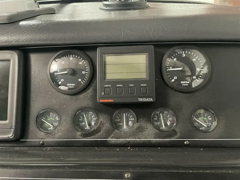 Slide: The Image of Sea Ray 300 Weekender 1993 - 13