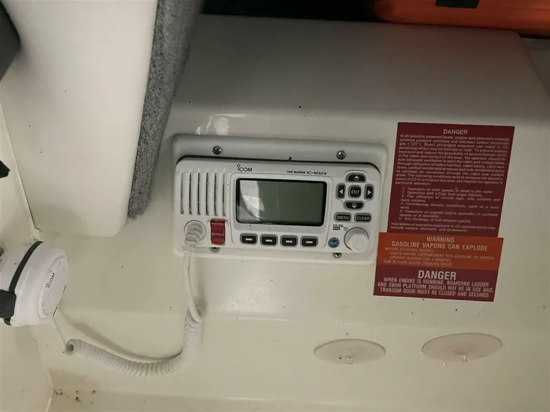 Slide: The Image of Sea Ray 300 Weekender 1993 - 14