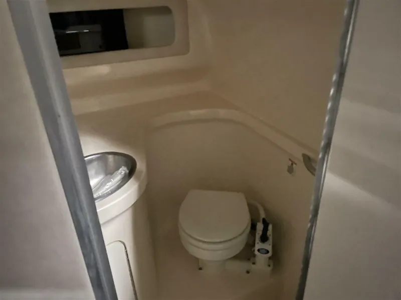 Slide: The Image of Sea Ray 300 Weekender 1993 - 17