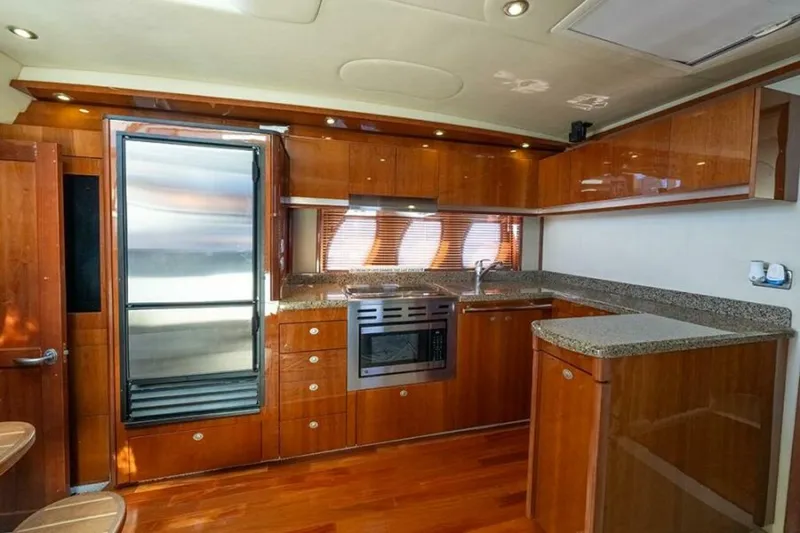 Slide: The Image of Sea Ray 48 Sundancer 2007 - 8