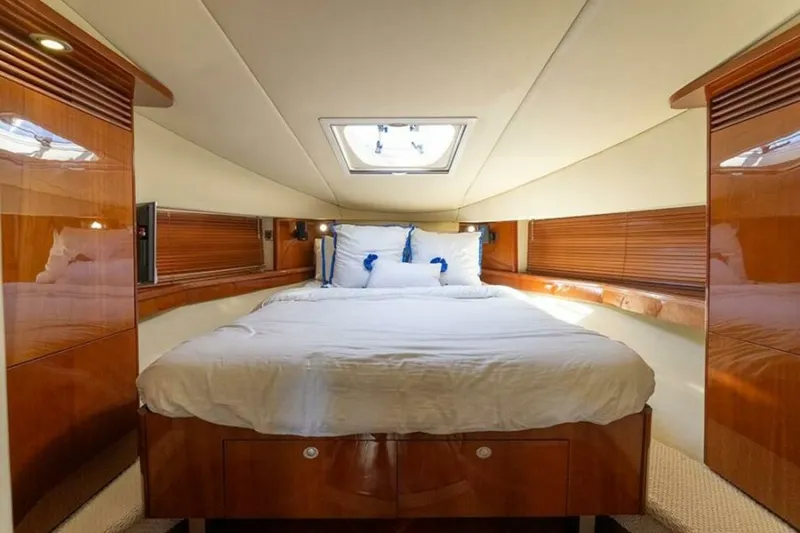 Slide: The Image of Sea Ray 48 Sundancer 2007 - 9
