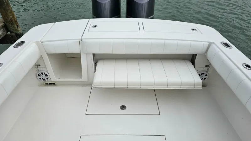 Slide: The Image of Regulator Marine 34SS 2012 - 17