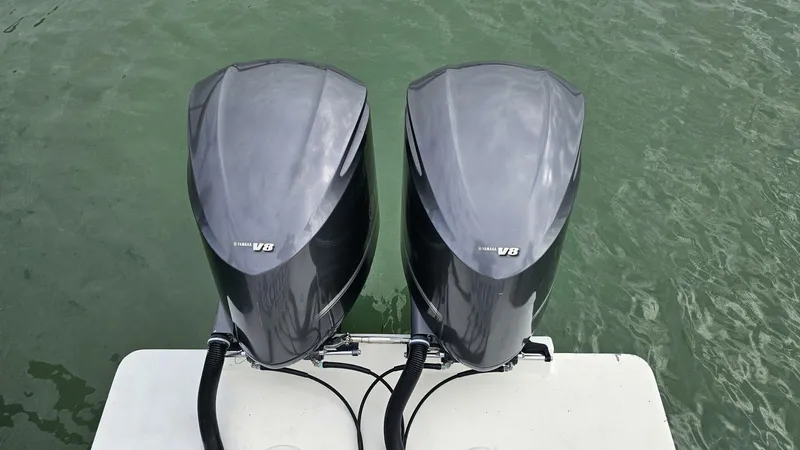 Slide: The Image of Regulator Marine 34SS 2012 - 22