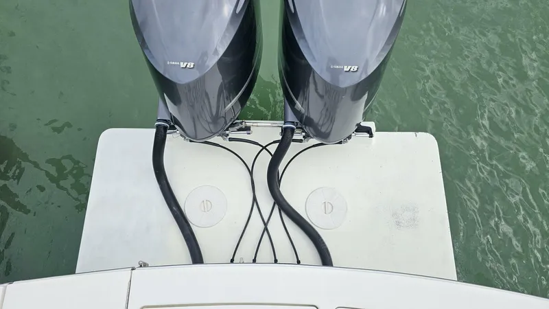 Slide: The Image of Regulator Marine 34SS 2012 - 23