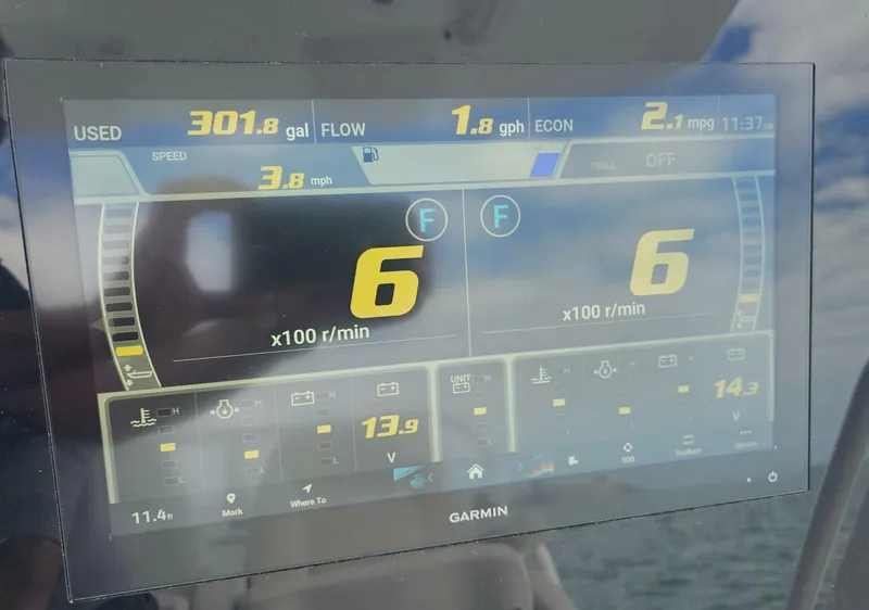 Slide: The Image of Regulator Marine 34SS 2012 - 29