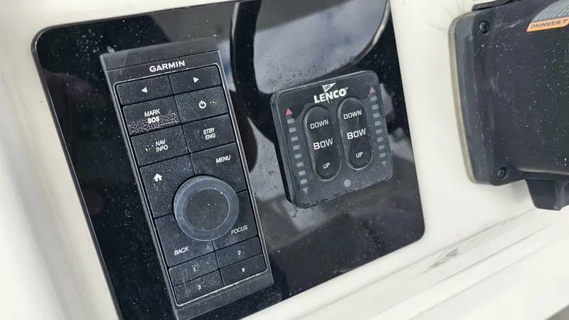 Slide: The Image of Regulator Marine 34SS 2012 - 31