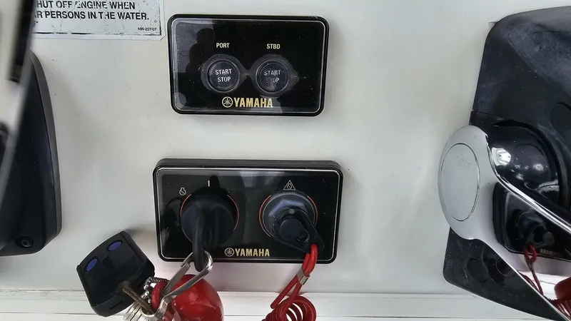 Slide: The Image of Regulator Marine 34SS 2012 - 32