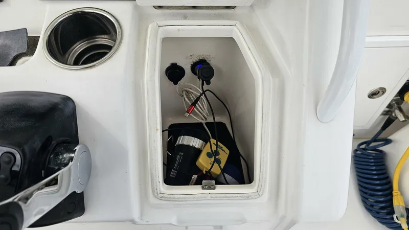 Slide: The Image of Regulator Marine 34SS 2012 - 36