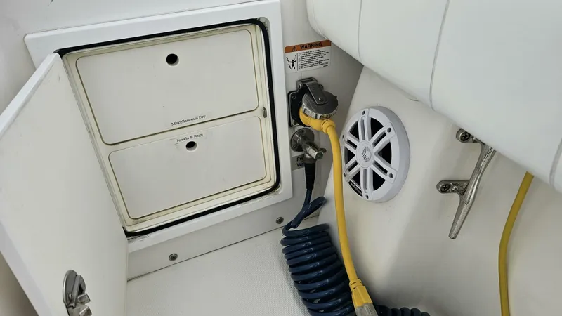 Slide: The Image of Regulator Marine 34SS 2012 - 39