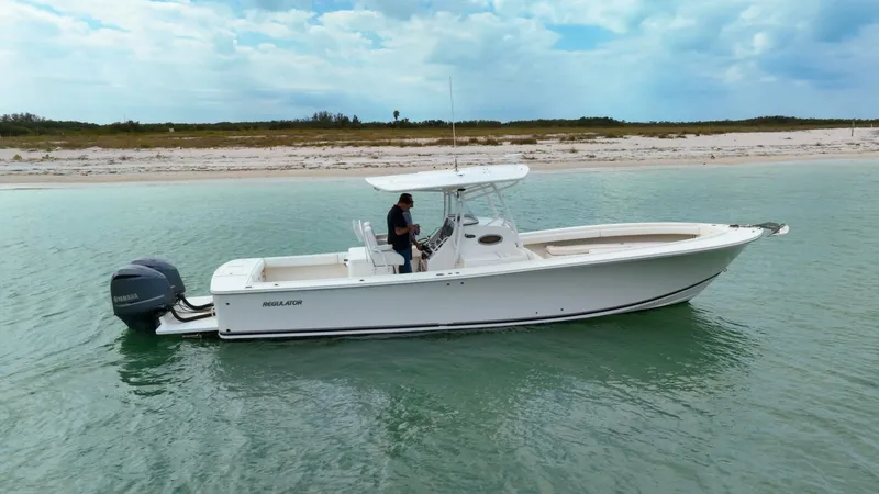Slide: The Image of Regulator Marine 34SS 2012 - 6