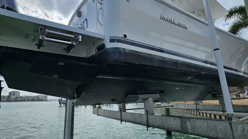 Slide: The Image of Regulator Marine 34SS 2012 - 73