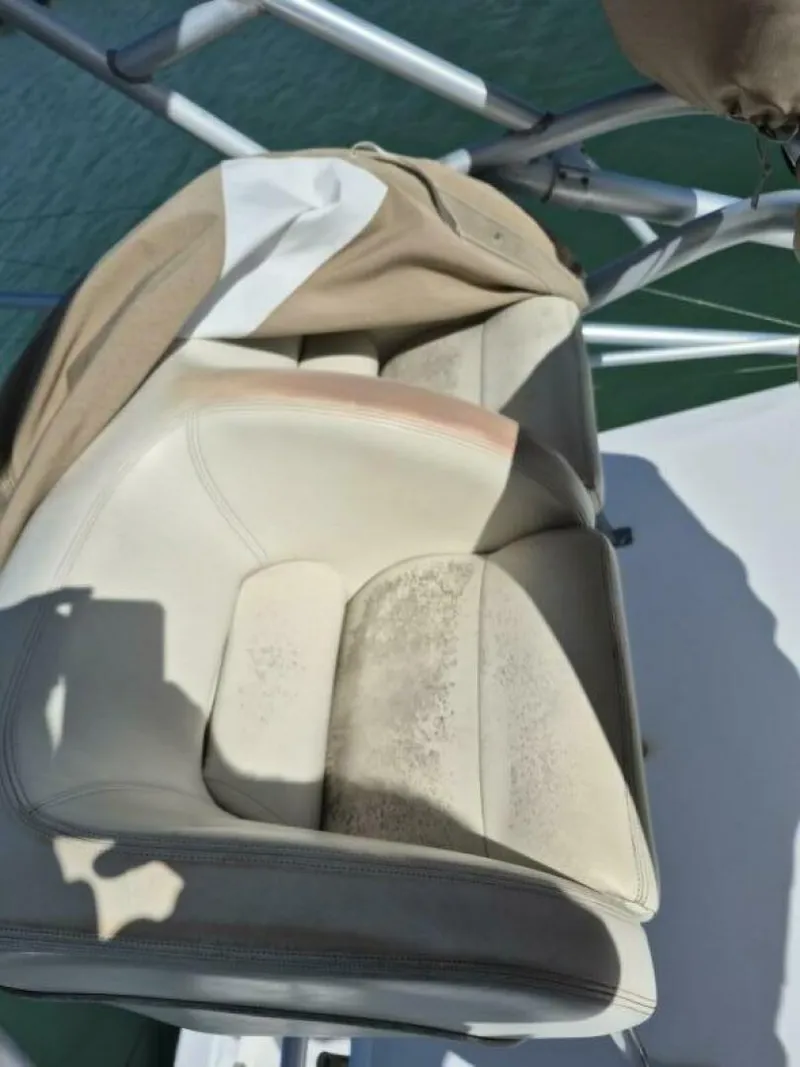 Slide: The Image of Riviera 4000 Offshore 2004 - 23