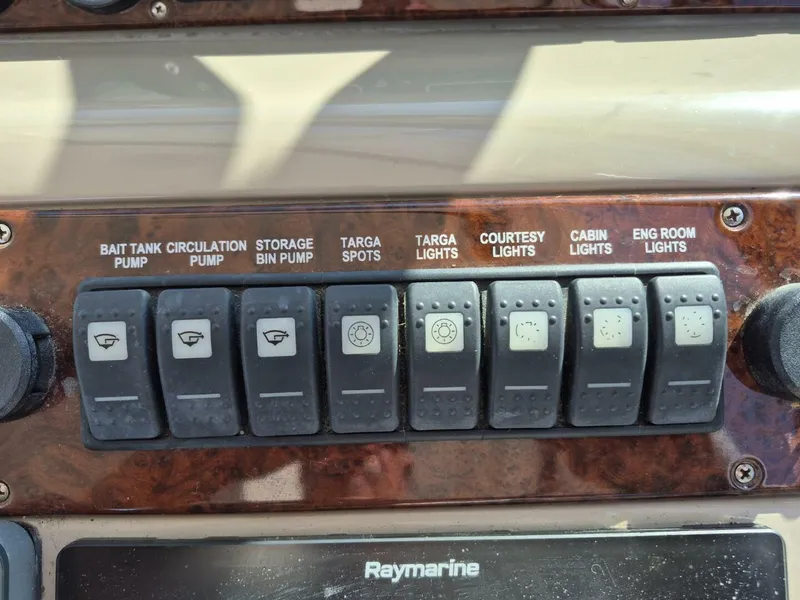 Slide: The Image of Riviera 4000 Offshore 2004 - 28