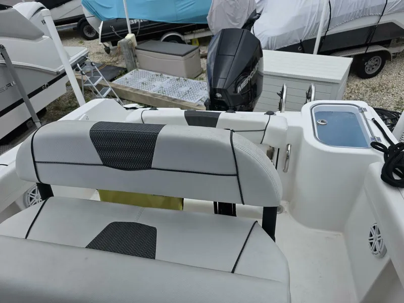 Slide: The Image of Wellcraft 222 Fisherman 2022 - 3
