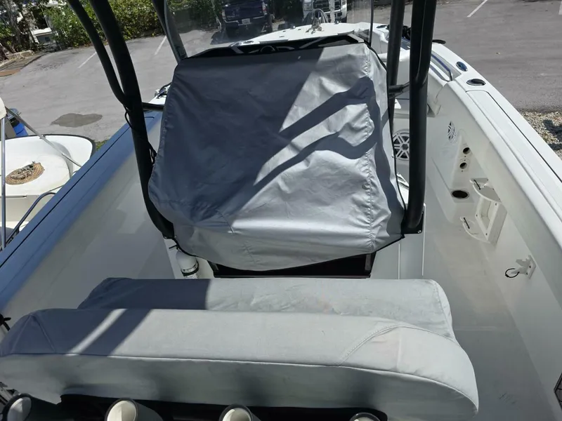 Slide: The Image of Wellcraft 222 Fisherman 2022 - 4