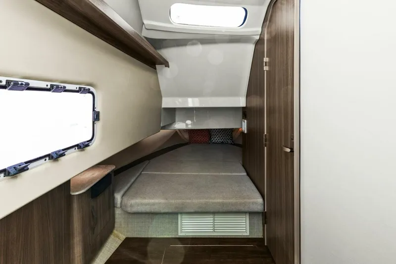 Slide: The Image of Regal 33 SAV 2020 - 52