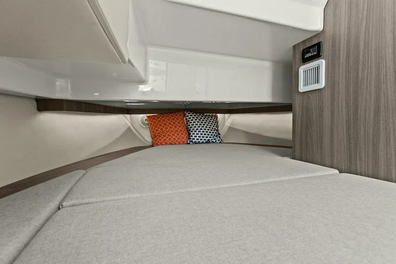 Slide: The Image of Regal 33 SAV 2020 - 53