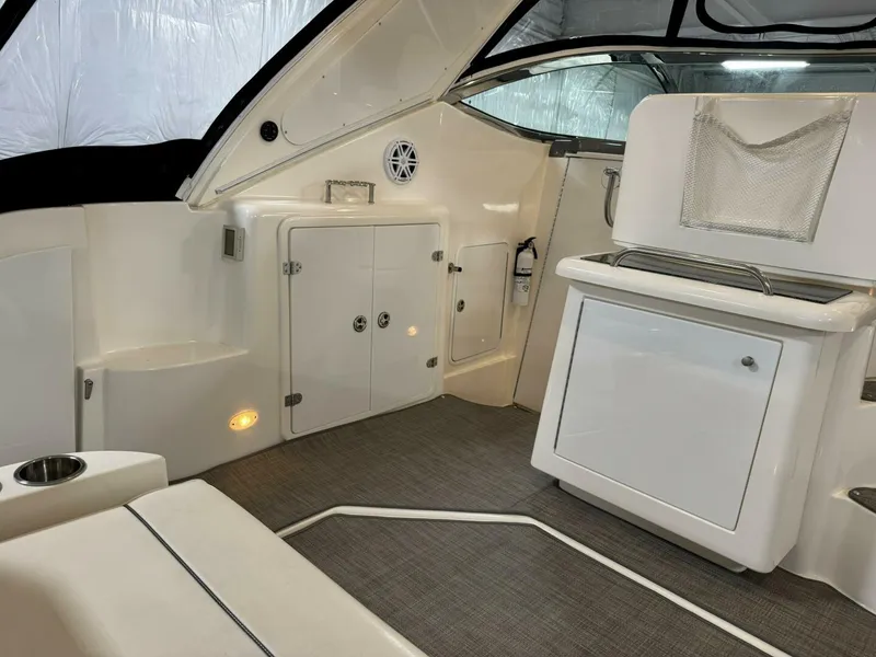 Slide: The Image of Cruisers 420 Express 2005 - 11
