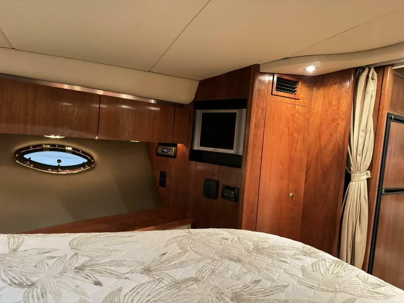 Slide: The Image of Cruisers 420 Express 2005 - 23