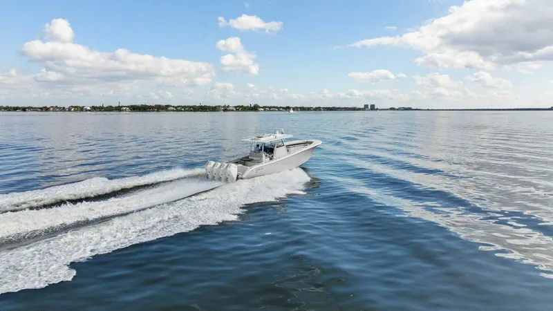Slide: The Image of Yellowfin 39 Offshore 2023 - 11