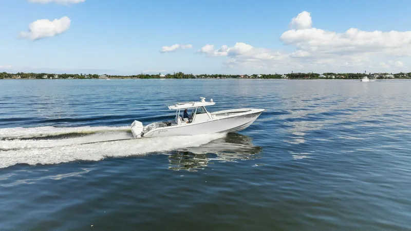 Slide: The Image of Yellowfin 39 Offshore 2023 - 12