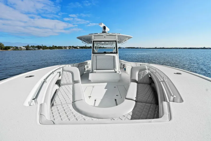 Slide: The Image of Yellowfin 39 Offshore 2023 - 29