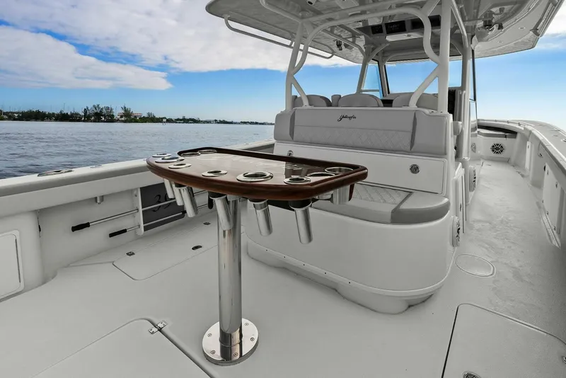 Slide: The Image of Yellowfin 39 Offshore 2023 - 3