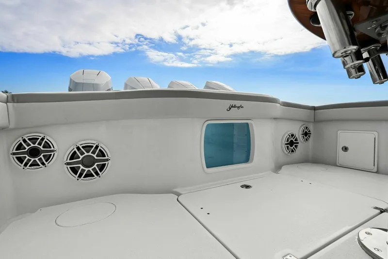 Slide: The Image of Yellowfin 39 Offshore 2023 - 34
