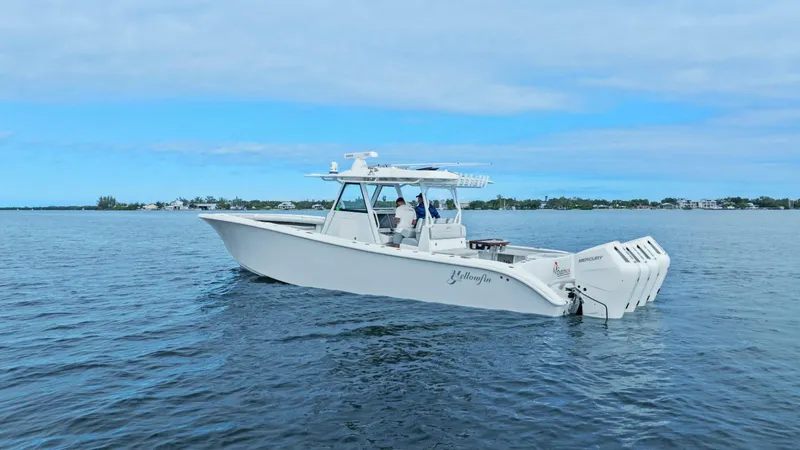 Slide: The Image of Yellowfin 39 Offshore 2023 - 37