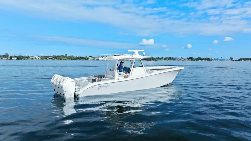 Slide: The Image of Yellowfin 39 Offshore 2023 - 38