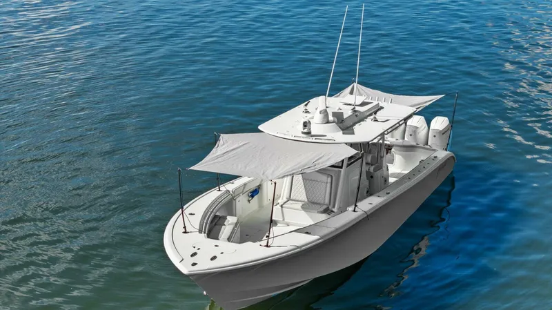 Slide: The Image of Yellowfin 39 Offshore 2023 - 6