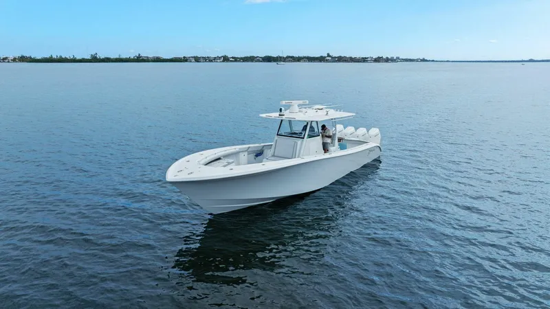 Slide: The Image of Yellowfin 39 Offshore 2023 - 7