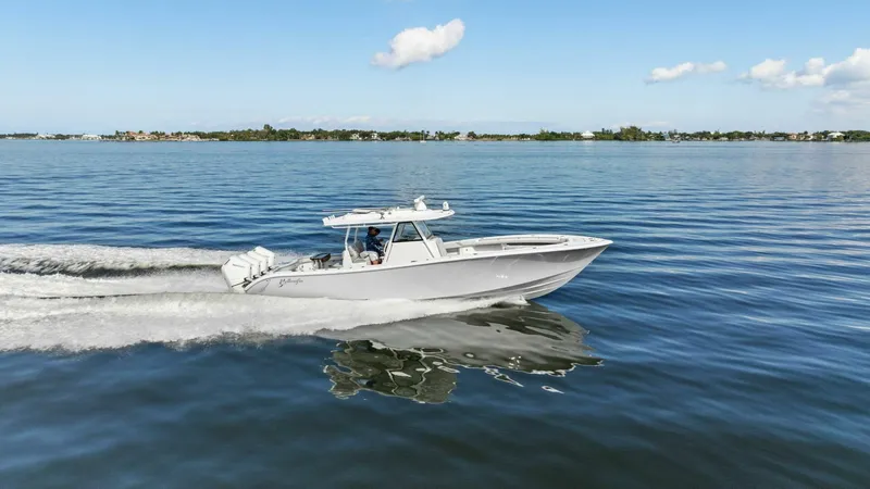 Slide: The Image of Yellowfin 39 Offshore 2023 - 9