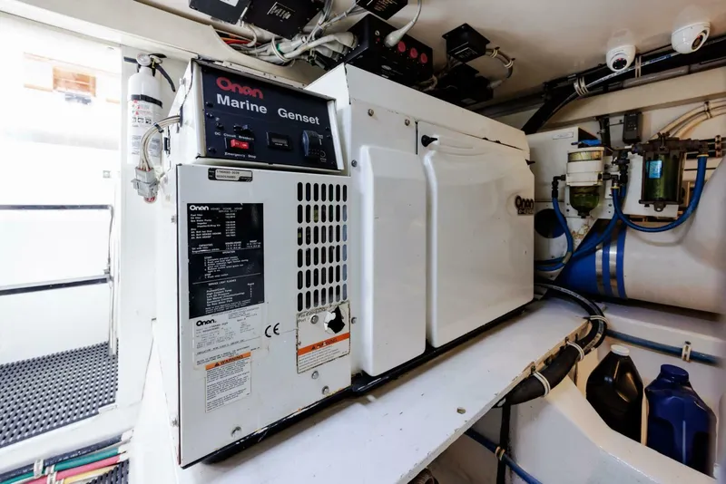 Slide: The Image of Hatteras 50 Convertible 2005 - 104