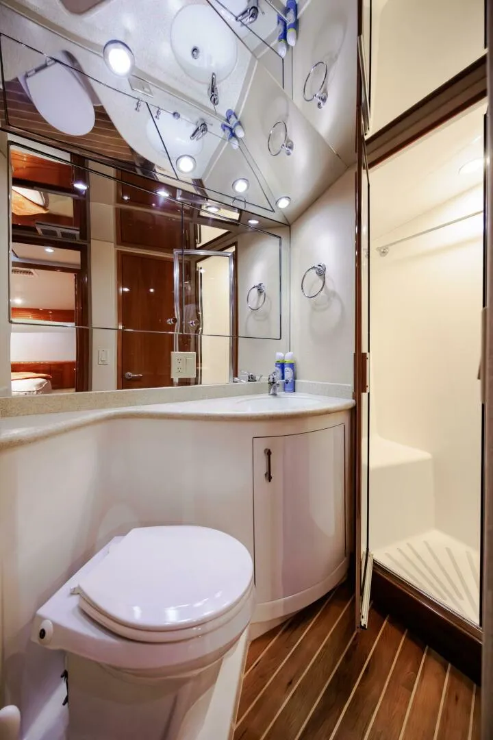 Slide: The Image of Hatteras 50 Convertible 2005 - 29