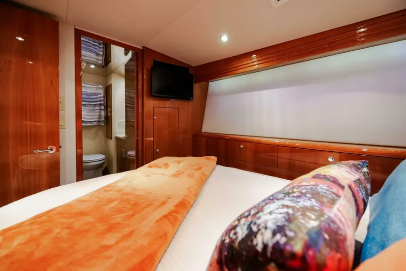 Slide: The Image of Hatteras 50 Convertible 2005 - 34