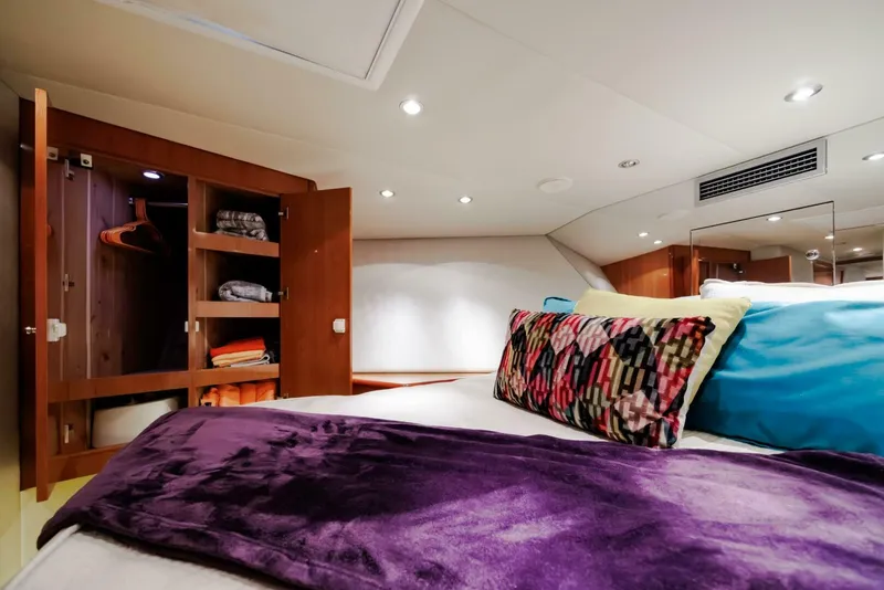 Slide: The Image of Hatteras 50 Convertible 2005 - 40