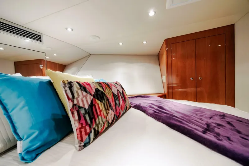 Slide: The Image of Hatteras 50 Convertible 2005 - 42