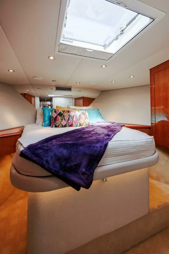 Slide: The Image of Hatteras 50 Convertible 2005 - 43