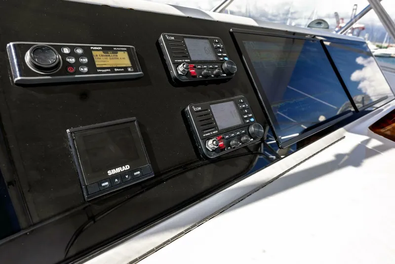Slide: The Image of Hatteras 50 Convertible 2005 - 68