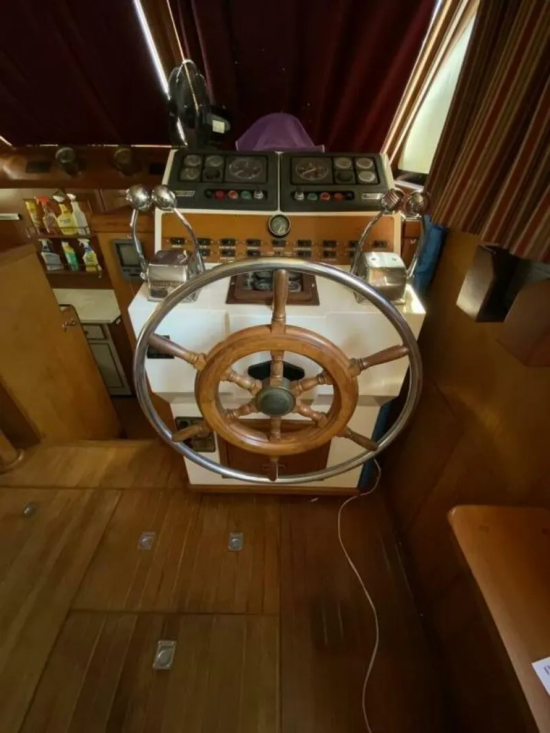 Slide: The Image of President 41 Double Cabin Motor Yacht 1987 - 31