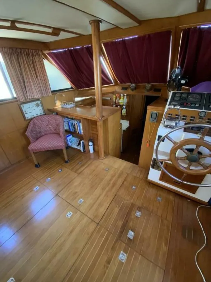 Slide: The Image of President 41 Double Cabin Motor Yacht 1987 - 35