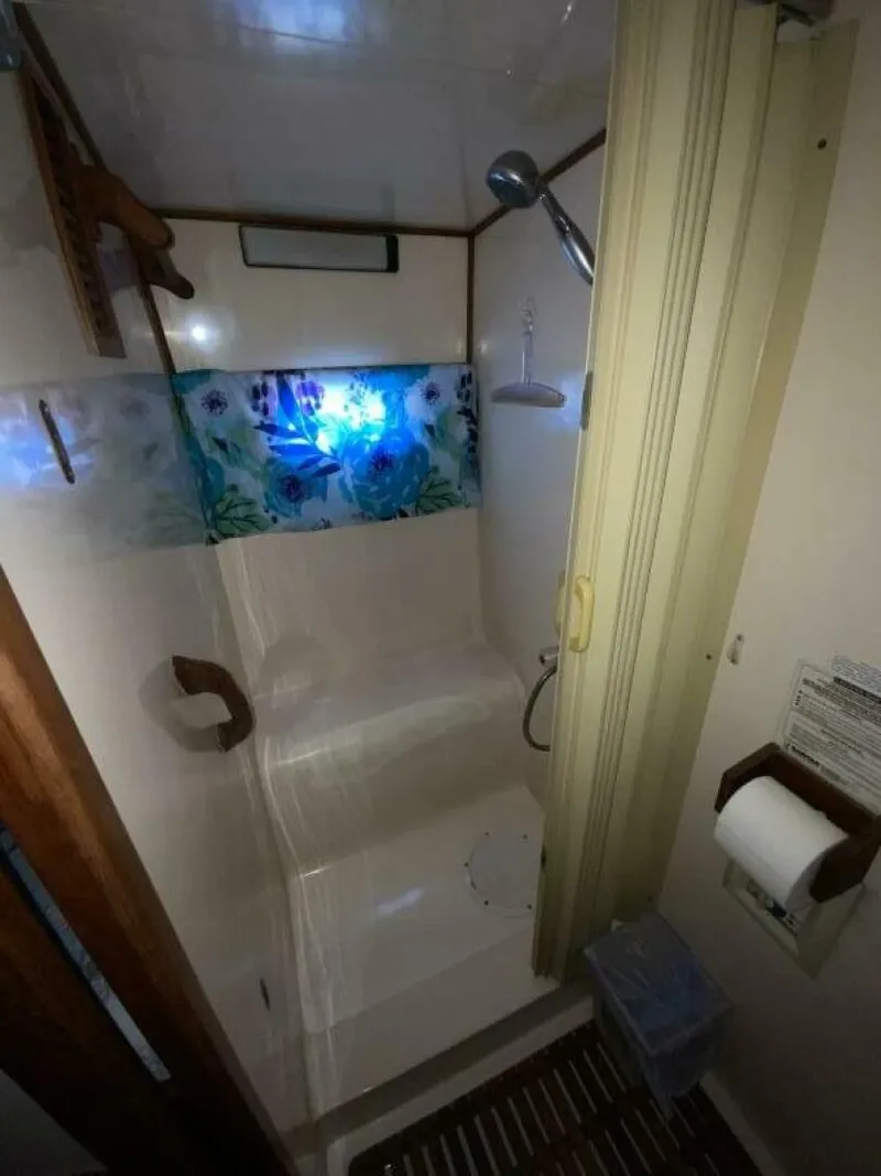 Slide: The Image of President 41 Double Cabin Motor Yacht 1987 - 40